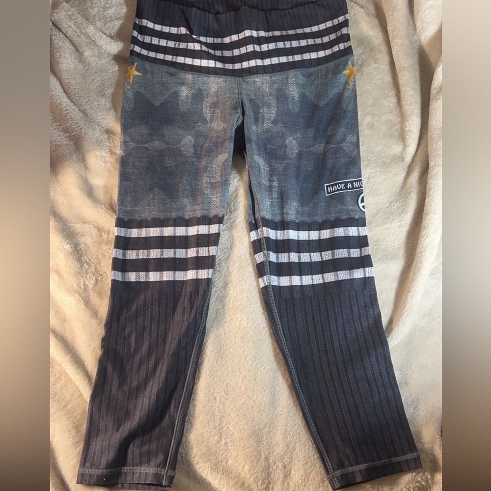 Niyama Sol Peace Don’t Hate Meditate Capri Legging L
